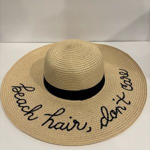 Beach hair, don’t care. Woman. Hat. Aldo.